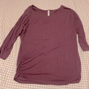 Zenana Premium cute mauve top with rouched sides. 3/4 sleeves. Soft material. XL